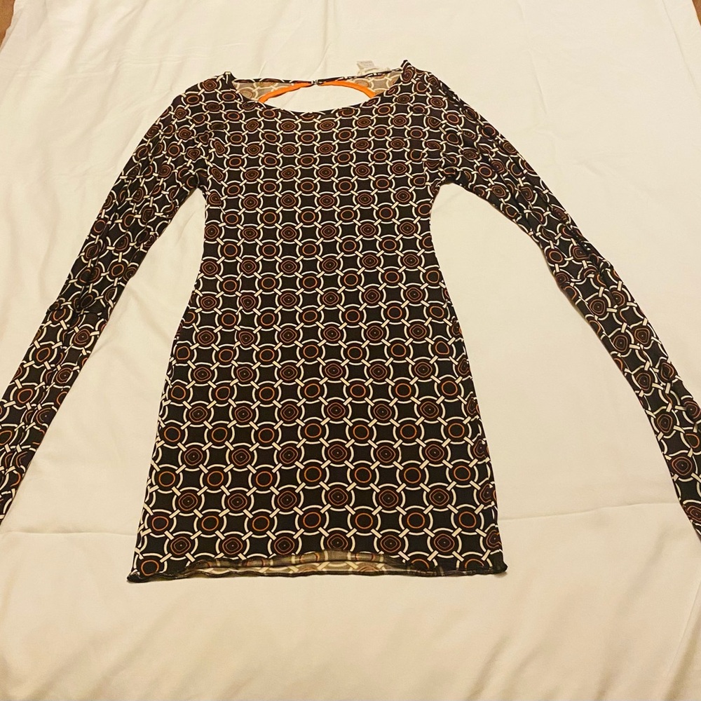 Alice + Olivia Brown and Cream Geometric Long Sleeve Dress